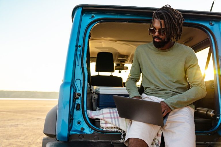 10 Essential Travel Tips for a Stress-Free Adventure